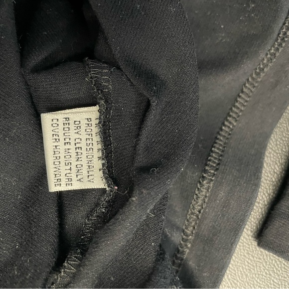 St. John Sport by Marie Gray Black Top - Picture 4 of 6